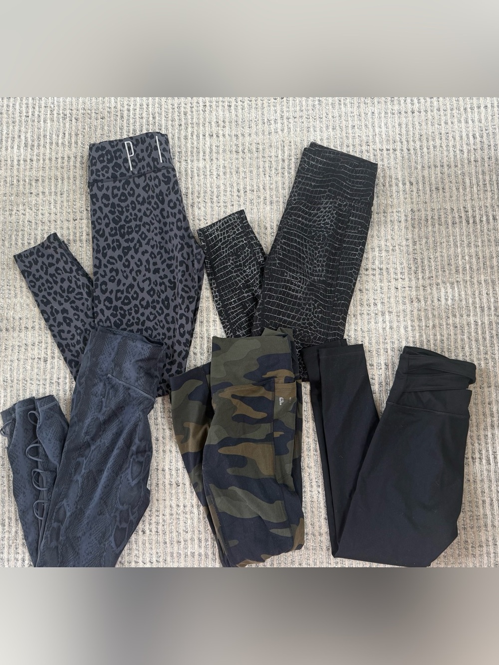 CLOSET CLEAN OUT!! PINK/Victoria’s Secret Women's Leggings 5-piece Bundle size s